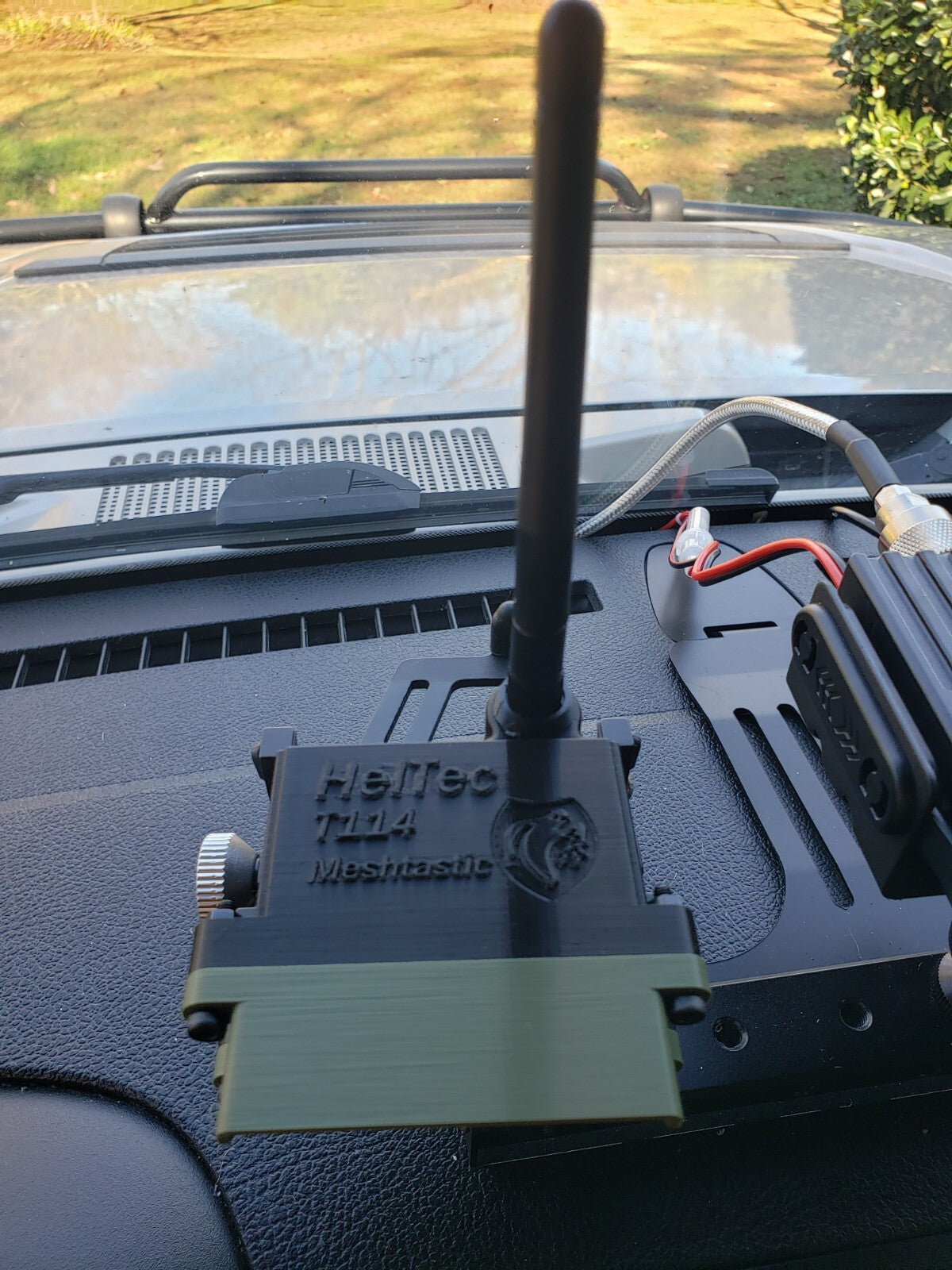 Custom Heltec T114 Desktop & Vehicle Enclosure (MESHTASTIC)