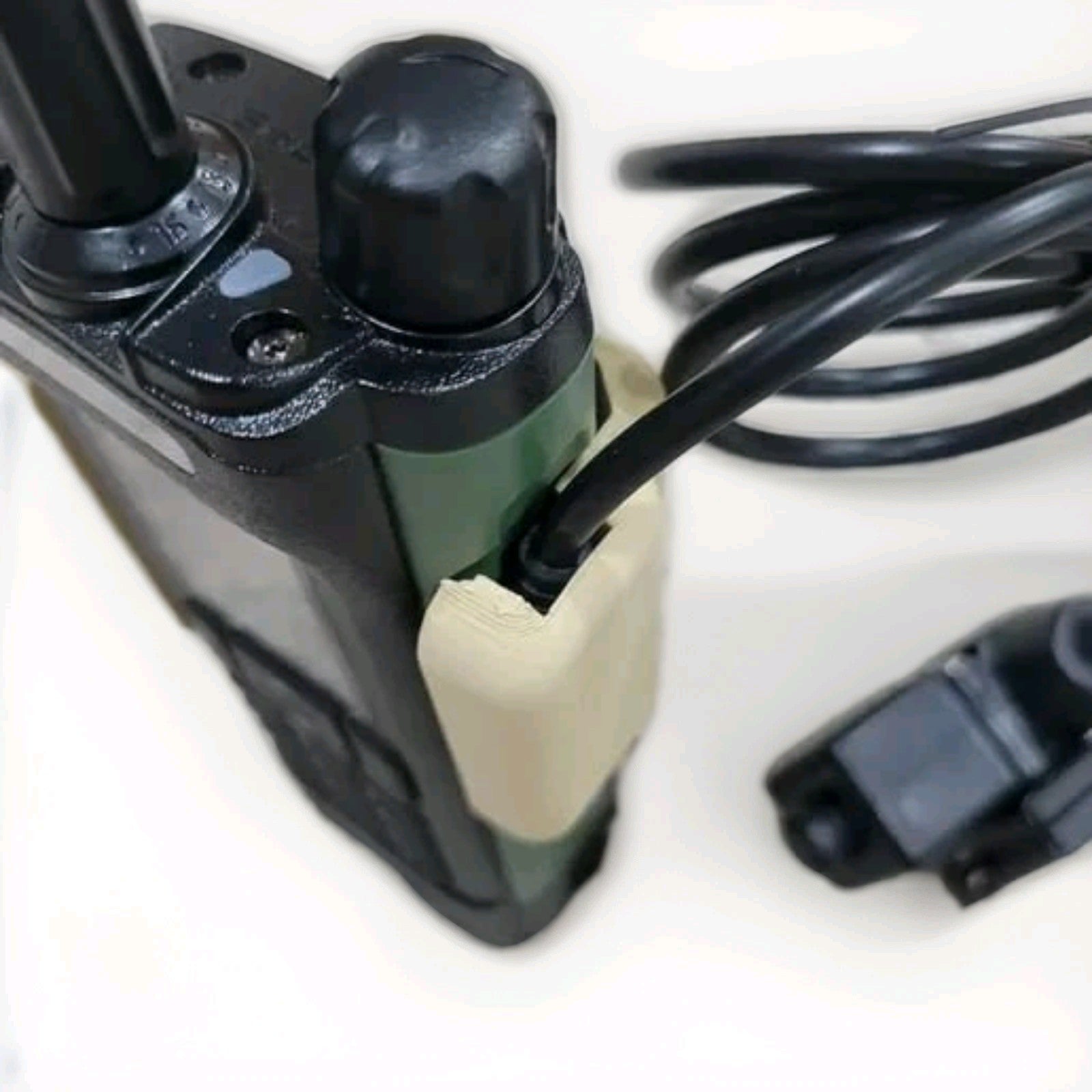 DM-32/UV-32 Push To Talk Cage